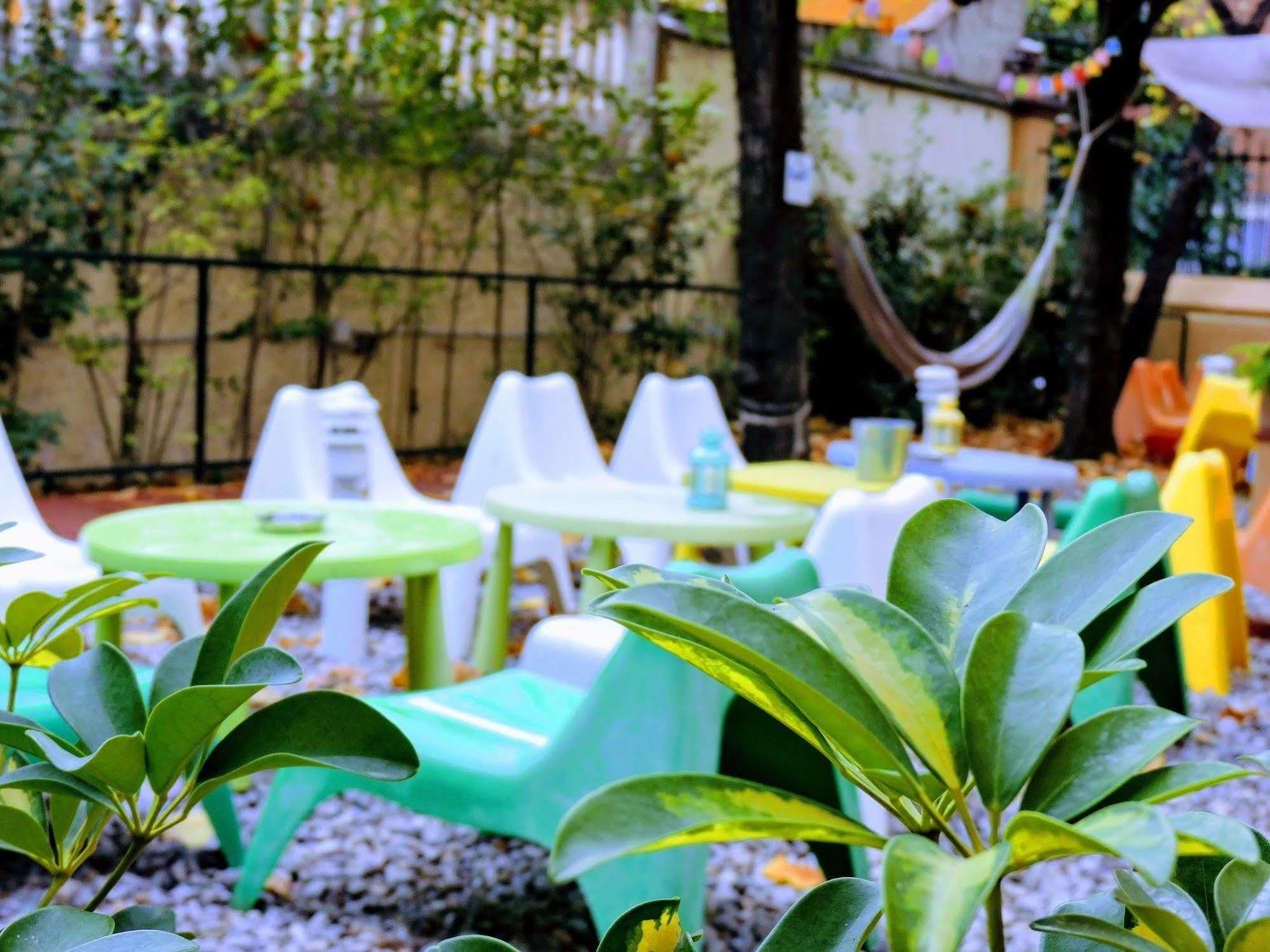 Hostel Garden House By Feetup
